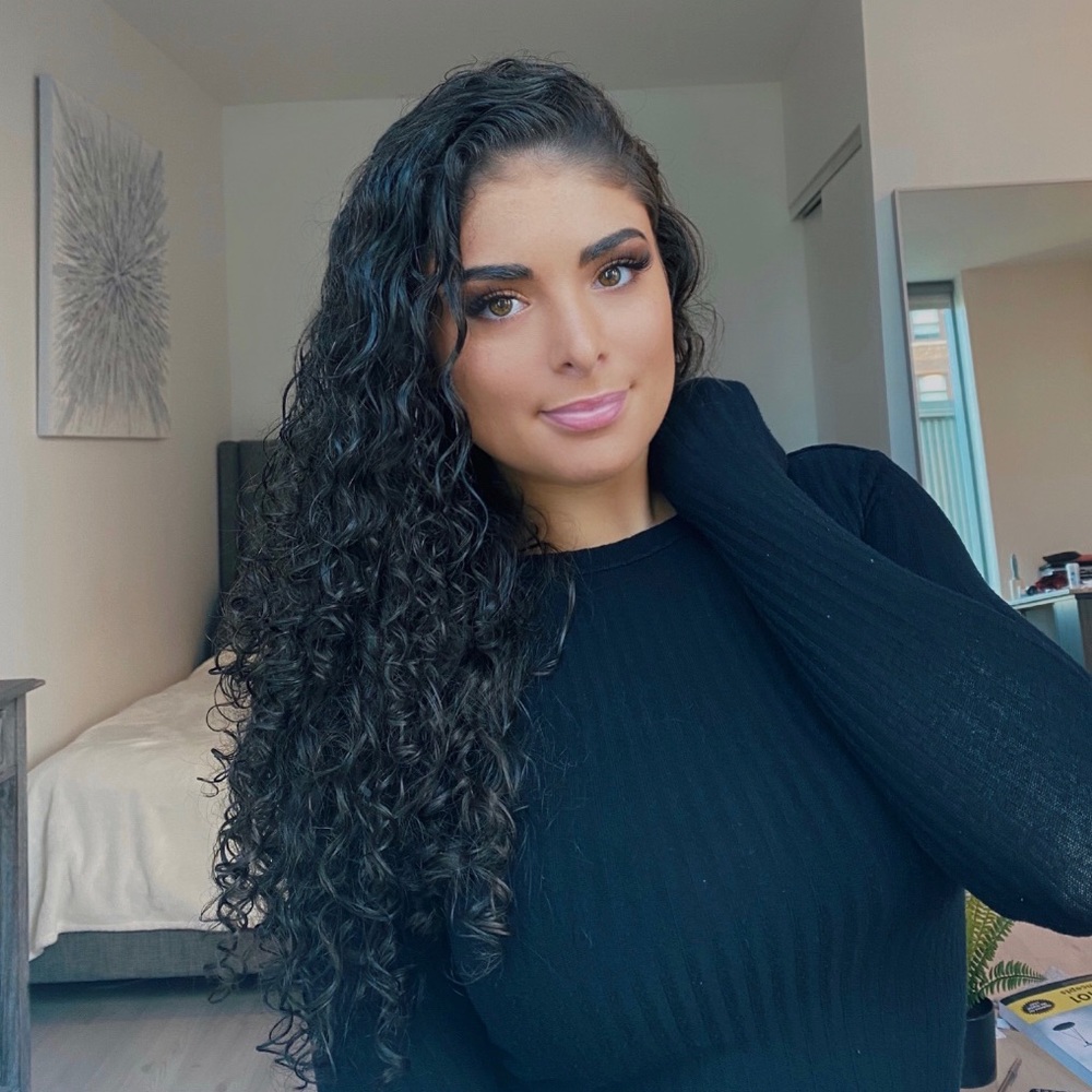 Meet your Posher, Mira